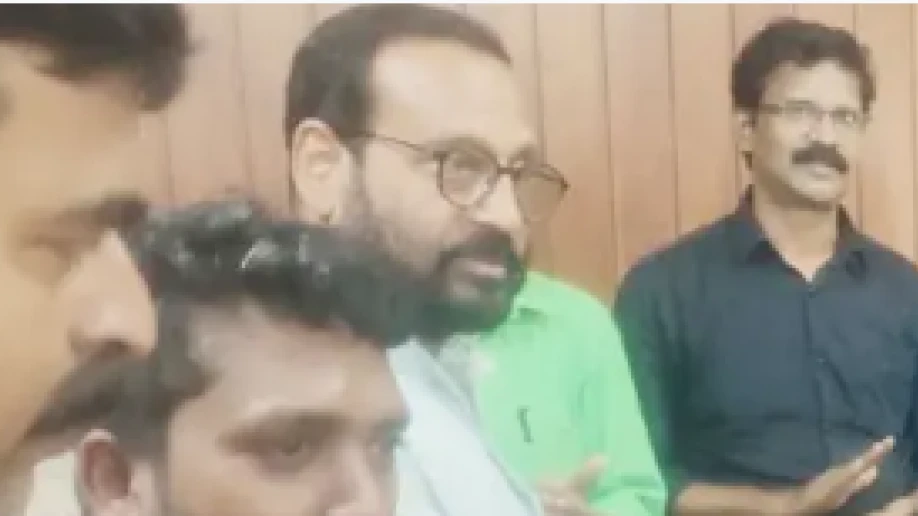 ദുരന്ത രക്ഷാസേനയ്ക്ക് നടുവണ്ണൂരിൽ ഉപകരണങ്ങൾ കൈമാറി