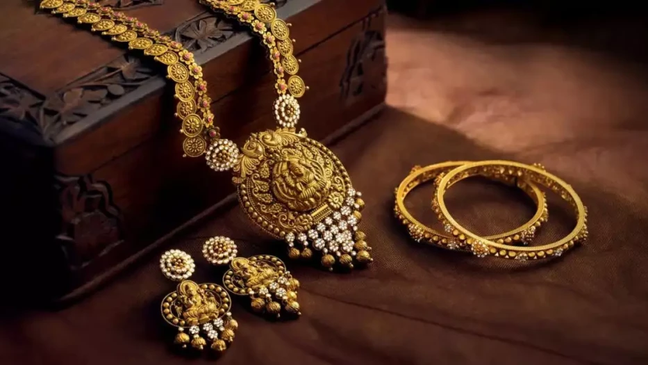  സംസ്ഥാനത്ത് സ്വർണവില കുറഞ്ഞു