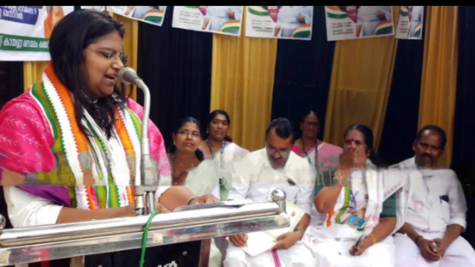  ജെബി മേത്തർ എംപി നയിക്കുന്ന മഹിളാ സാഹസ് യാത്രക്ക്  കായണ്ണ ബസാറിൽ സ്വീകരണം നൽകി