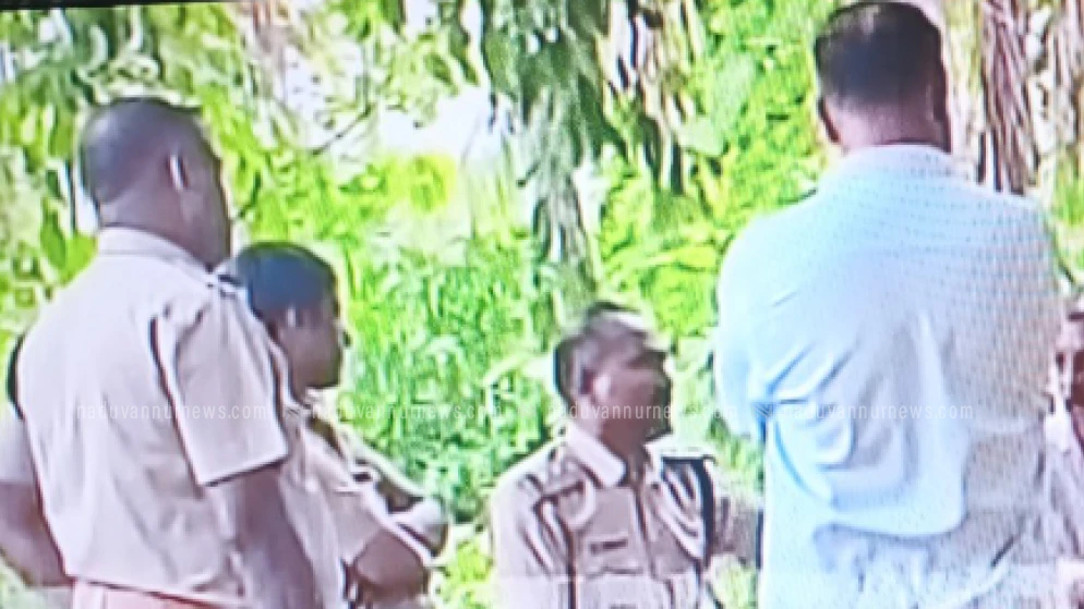 മലപ്പുറം അത്തിപ്പറ്റയിൽ ആൾതാമസം ഇല്ലാത്ത വീട്ടിന്റെ വാട്ടർ ടാങ്കിൽ യുവതിയുടെ  മൃതദേഹം