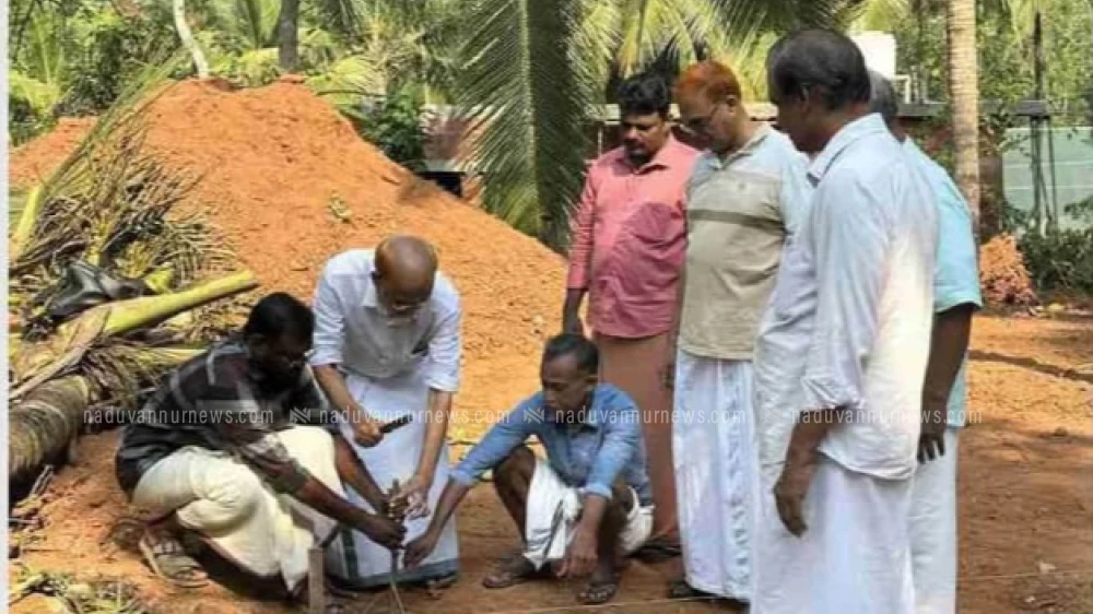  വിഷുക്കൈനീട്ടമായി ബിന്ദുവിന് കയറിക്കിടക്കാൻ മഹല്ല് പ്രസിഡന്റ്  വക വീട്
