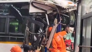 
                        വയനാട്ടിൽ കർണാടക ട്രാൻസ്പോർട്ട് ബസും ടൂറിസ്റ്റ് ബസ്സും തമ്മിൽ കൂട്ടിയിടിച്ച്   അപകടം; നിരവധി പേർക്ക് പരിക്ക്