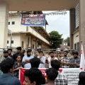 നടുവണ്ണൂർ ഗവ. ഹയർ സെക്കന്ററി സ്കൂളിലേക്ക് എസ് എഫ് ഐ, ഡി വൈ എഫ് ഐ  പ്രതിഷേധ മാർച്ച്‌
