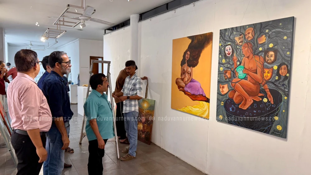 'ദിക്യാമ്പ് പേരാമ്പ്ര'യുടെ പന്ത്രണ്ടാമത് ചിത്രപ്രദർശന ക്യാമ്പിന് കോഴിക്കോട് തുടക്കമായി