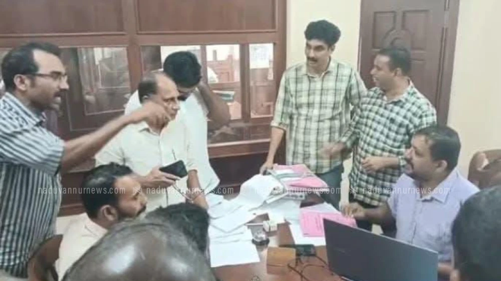 നൊച്ചാട്ട് വോട്ടർ പട്ടികയിൽ വ്യാപകമായി തിരിമറി നടത്തിയെന്ന് ആരോപിച്ച്  യൂ ഡി എഫ് പ്രതിഷേധം 