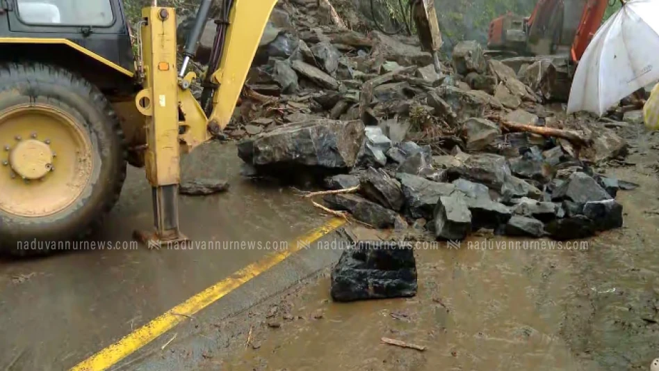  താമരശേരി ചുരത്തിൽ നിയന്ത്രണങ്ങളോടെ ഗതാഗതം പുനഃസ്ഥാപിച്ചു