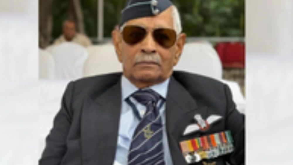 ബിജെപി പ്രസിഡൻറ് രാജീവ് ചന്ദ്രശേഖറിന്റെ പിതാവ് എയർ കമ്മഡോർ മാങ്ങാട്ടിൽ കാരക്കാട്  ചന്ദ്രശേഖർ അന്തരിച്ചു