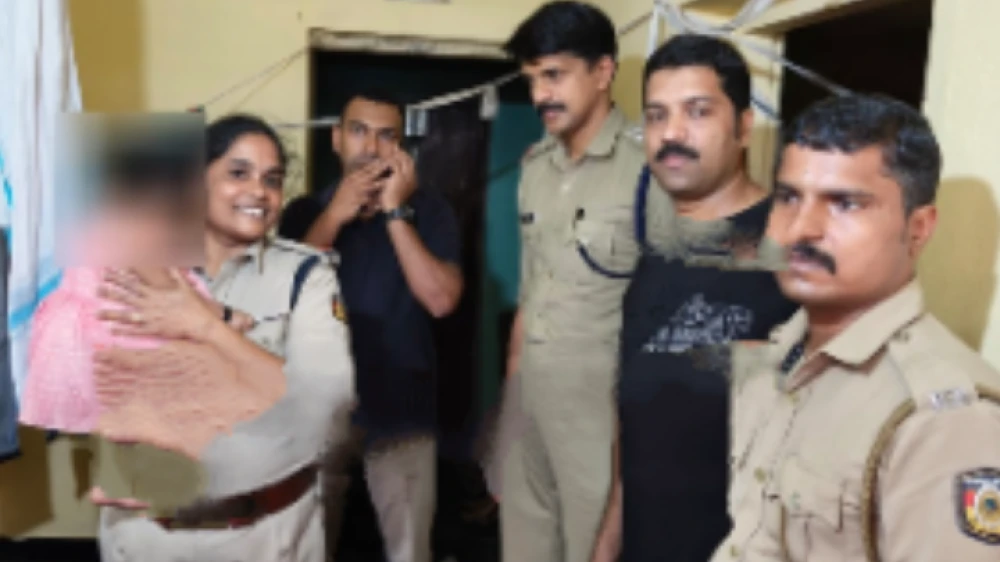 ആത്മഹത്യ ചെയ്യുകയാണെന്ന്  സ്റ്റേഷനിലേക്ക് വിളിച്ചു പറഞ്ഞ കണ്ണാടിപൊയിൽ സ്വദേശിനിയെ രക്ഷപ്പെടുത്തി