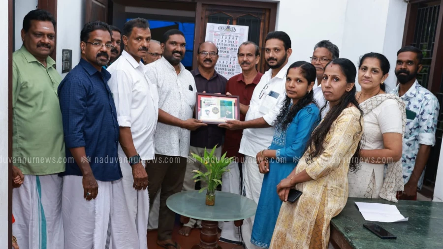 പേരാമ്പ്രയിൽ സംസ്ഥാനതല ഫോട്ടോഗ്രാഫി മത്സരത്തിലെ വിജയിയെ സിപിഎം അനുമോദിച്ചു