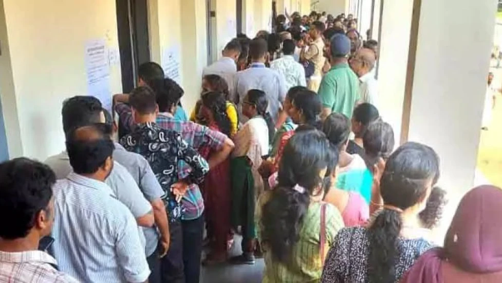  തദ്ദേശ തെരഞ്ഞെടുപ്പിന്റെ ആദ്യഘട്ടത്തിൽ വിധിയെഴുതി ഏഴ് ജില്ലകൾ