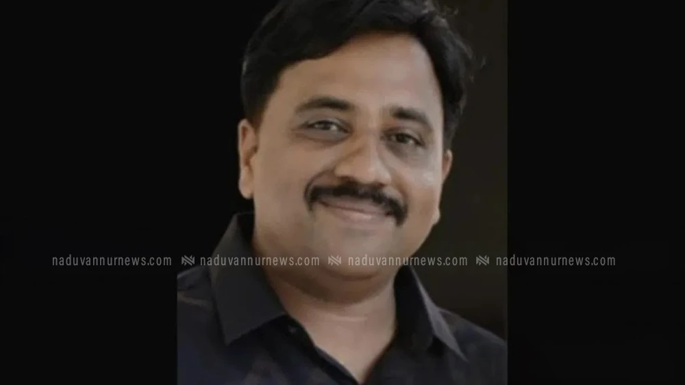  കുഴഞ്ഞു വീണ മന്ദങ്കാവ് സ്വദേശിയെ പ്രഥമ ശുശ്രൂഷയിലൂടെ രക്ഷിച്ച്  അഗ്നിരക്ഷാനിലയം  ഉദ്യോഗസ്ഥൻ 