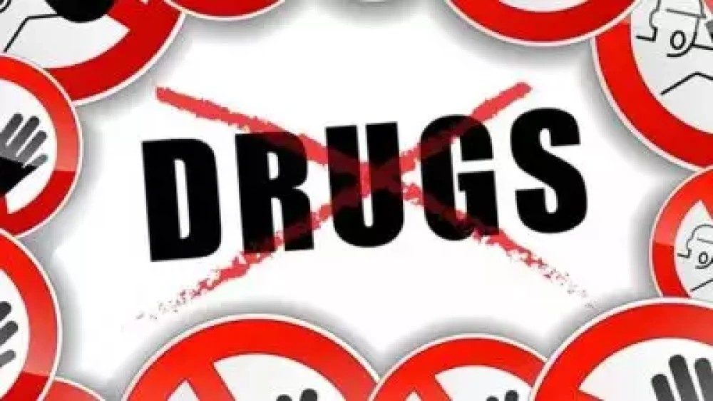  നാദാപുരത്ത് വിൽപ്പനക്കായി കൊണ്ടുവന്ന കഞ്ചാവും, എംഡി എംഎയുമായി രണ്ട് പേർ അറസ്റ്റിൽ