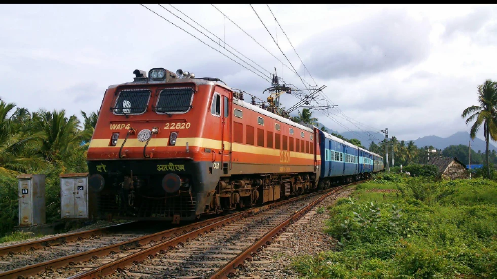 കൊല്ലത്ത് മധ്യവയസ്കൻ ട്രെയിൻ തട്ടി മരിച്ചു