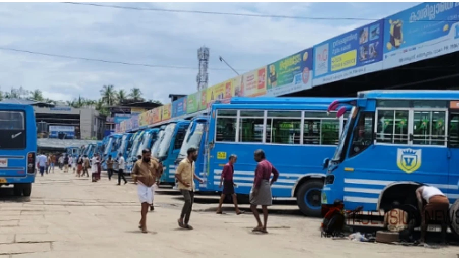വടകര വഴി കടന്ന് പോകുന്ന സ്വകാര്യ ബസുകളുടെ പണിമുടക്ക് തുടങ്ങി