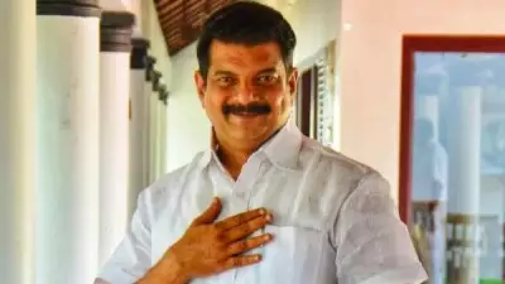  നാമനിർദ്ദേശ പത്രിക സമർപ്പിച്ച് പിവി അൻവർ; നിലമ്പൂരിൽ പുതിയ മുന്നണി രൂപീകരിച്ചു