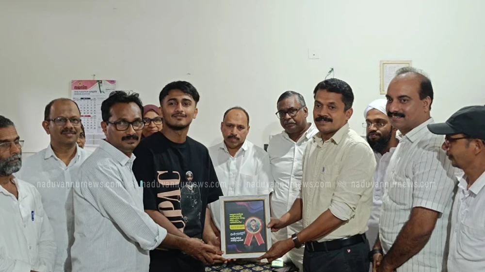 ഡോ:ഷറഫുദ്ദീന് പൂനത്ത് മുസ്ലീം റിലീഫ് കമ്മിറ്റിയുടെ ആദരവ്