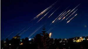 
                        ഇറാൻ ഇസ്രയേൽ ഏറ്റുമുട്ടൽ ശക്തം;തുടർച്ചയായ രണ്ടാം രാത്രിയും ഇസ്രയേലി നഗരങ്ങൾക്കുമേൽ ഇറാന്റെ മിസൈൽ വർഷം