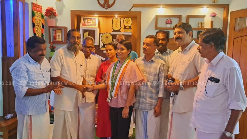 നീറ്റ് റാങ്ക് ജേതാവ് ദീപ്നിയയെ കോൺഗ്രസ് നേതൃത്വത്തിൽ അനുമോദിച്ചു