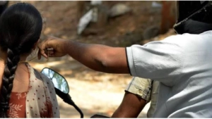 
                        ഇരിങ്ങണ്ണൂരിൽ ഇന്ന് രാവിലെ അങ്കണവാടി ഹെൽപ്പറെ ആക്രമിച്ച് സ്വർണ്ണമാല കവർന്നു