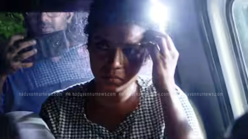 യൂട്യൂബ് നോക്കി ശുചിമുറിയിൽ‌ പ്രസവിച്ചു, വയറിൽ തുണികെട്ടി ​ഗർഭാവസ്ഥ മറച്ചു, 