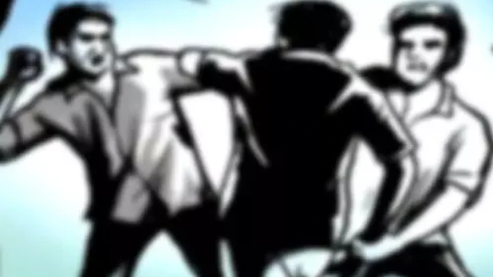 മാനന്തവാടിയിൽ സ്കൂൾ വിദ്യാർത്ഥിക്ക് നേരെ ഒരു സംഘം  വിദ്യാർത്ഥികളുടെ മർദ്ദനം