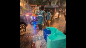 
                        കോരിച്ചൊരിയുന്ന മഴയത്തും ആവേശം ചോരാതെ ഇഫ്താർ ടെന്റൊരുക്കി എസ്.കെ.എസ്.എസ്.എഫ്.