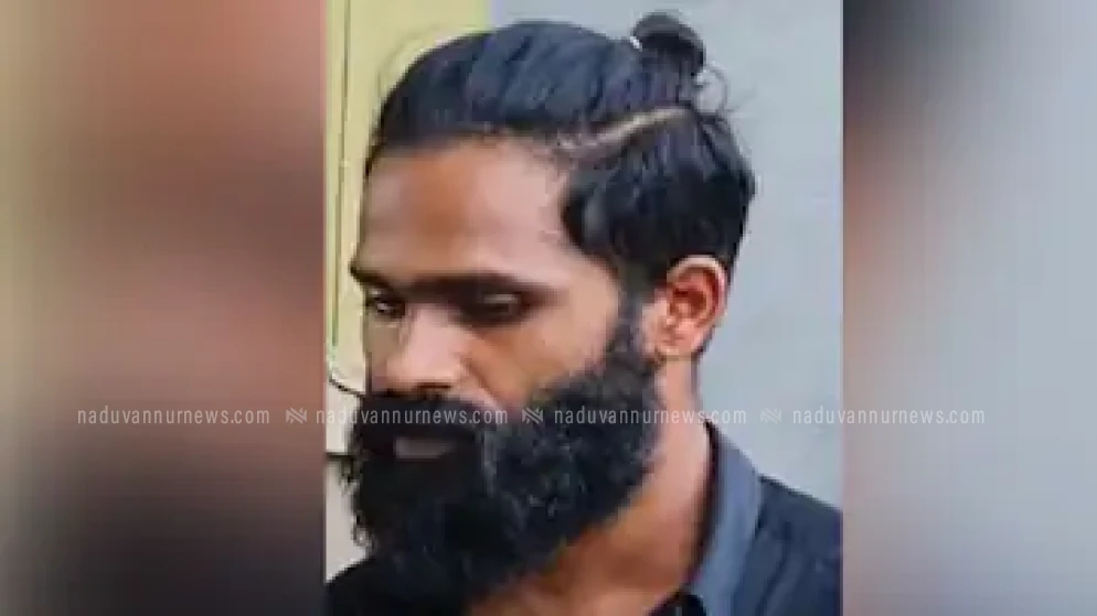  തൃശൂർ പെരുമ്പിലാവിൽ യുവാവിനെ വെട്ടിക്കൊന്നു; മറ്റൊരാൾക്കും വെട്ടേറ്റു