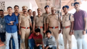 
                        വടകരയിൽ ട്രെയിനിൽ കഞ്ചാവുമായി സഞ്ചരിച്ച യുവാക്കൾ പിടിയിൽ