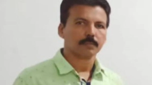 
                        കാറിടിച്ച് പരിക്കേറ്റ താമരശ്ശേരി ഗ്രാമപഞ്ചായത്ത് ജൂനിയർ സൂപ്രണ്ട് മരിച്ചു