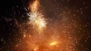 
                        പെരുന്നാൾ ആഘോഷത്തിനിടെ നാദാപുരത്തെ പടക്കം പൊട്ടി രണ്ടുപേർക്ക് ഗുരുതര പരിക്ക്