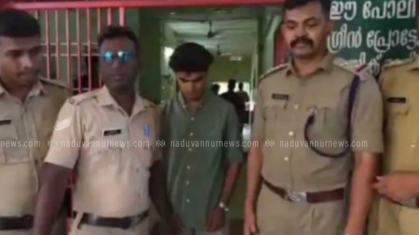  താമരശ്ശേരിയിൽ കുഴൽപ്പണ വേട്ടയിൽ 38 ലക്ഷം രൂപ പിടിച്ചു