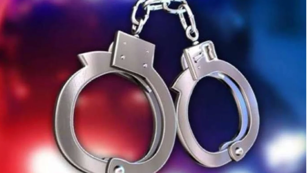 ലൈംഗികതിക്രമ കേസിൽ പേരോട് സ്കൂൾ അധ്യാപകനെ കാശ്മീർ പോലീസ് അറസ്റ്റ് ചെയ്തു