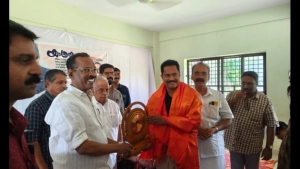 
                        33 വർഷത്തെ സ്തുത്യർഹമായ സേവനത്തിന് ശേഷം വിരമിക്കുന്ന സ്റ്റേറ്റ് വൊക്കേഷണൽ ഗൈഡൻസ് ഓഫീസർ പി. രാജീവന് പേരാമ്പ്രയുടെ സ്‌നേഹാദരം