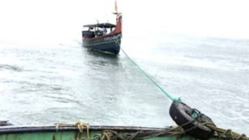  വള്ളങ്ങൾ കൂട്ടിയിടിച്ച് മത്സ്യതൊഴിലാളി മരിച്ചു