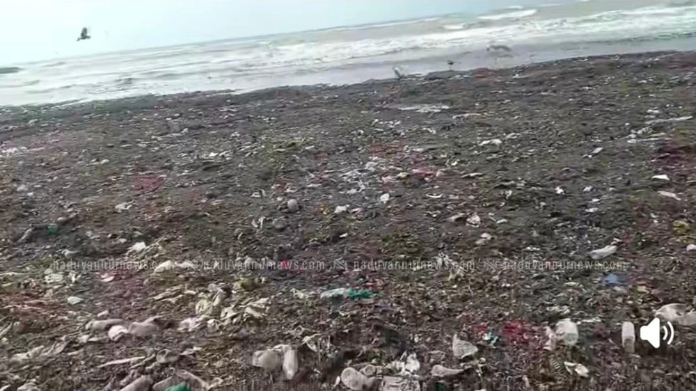 തിക്കോടി കോടിക്കൽ കടപ്പുറം മാലിന്യ നഗരമായി മാറുന്നു 