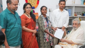 എസ്ഐആർ; എന്യൂമറേഷൻ ഫോം വിതരണം വേഗത്തിൽ പൂർണീകരിക്കാൻ ജില്ലാ കളക്ടർമാർക്ക് നിർദ്ദേശം