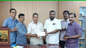 
                        പേരാമ്പ്ര താലൂക്ക് ആശുപത്രിയിൽ രോഗികൾക്ക് ഉച്ചഭക്ഷണ ഫണ്ട്‌ ഏൽപ്പിച്ചു