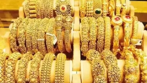കേരളത്തിൽ സ്വർണ വില ഇന്ന് 1,680 രൂപ ഉയർന്നു. പവന് 93,720 രൂപയായി