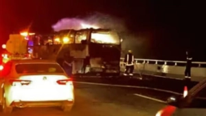 സൗദിയിൽ ഇന്ത്യൻ ഉംറ സംഘത്തിന്റെ ബസ് അപകടത്തിൽപ്പെട്ട് 40 മരണം