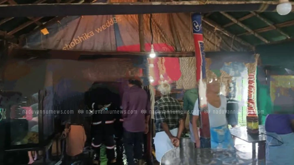 കൊയിലാണ്ടി നമ്പ്രത്തുകരയിൽ ഹോട്ടലിൽ തീപ്പിടിത്തം