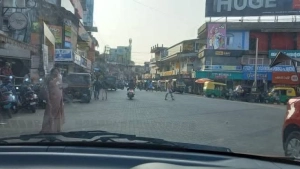 
                        പേരാമ്പ്രയിൽ ബസ് തട്ടി യുവാവിന് ഗുരുതരമായി പരിക്കേറ്റു