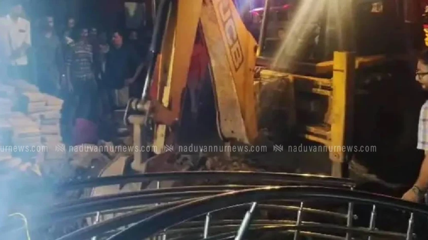  കട്ടപ്പനയിൽ ഓട വൃത്തിയാക്കുന്നതിനിടെ കുടുങ്ങിയ മൂന്ന് തൊഴിലാളികൾക്ക് ദാരുണാന്ത്യം