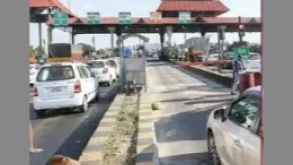 പാലിയേക്കരയിലെ ടോള്‍ വിലക്ക് പിന്‍വലിച്ച് ഹൈക്കോടതി