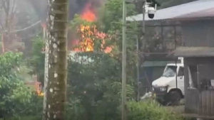 
                        താമരശ്ശേരിയില്‍ ഫ്രഷ്‌കട്ടിന് തീയിട്ട് പ്രതിഷേധക്കാര്‍; അറവുമാലിന്യ സംസ്കരണ കേന്ദ്രത്തിനെതിരായ സമരത്തിൽ സംഘർഷം