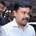 ദിലീപിന്റെ വീട്ടിൽ അതിക്രമിച്ച് കടക്കാൻ ശ്രമം; മലപ്പുറം സ്വദേശി പിടിയിൽ ദിലീപിന്റെ വീട്ടിൽ അതിക്രമിച്ച് കടക്കാൻ ശ്രമം; മലപ്പുറം സ്വദേശി പിടിയിൽ