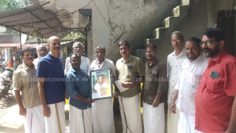 തലമുറകളുടെ 'തലവര' കണ്ടറിഞ്ഞ സുരേട്ടന് നൊച്ചാട് പൗരാവലി സ്നേഹാദരം