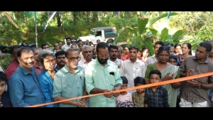 കരുവണ്ണൂരിലെ നടുക്കണ്ടിമുക്ക് - ചാലിൽ റോഡ് ഉദ്ഘാടനം ചെയ്തു കരുവണ്ണൂരിലെ നടുക്കണ്ടിമുക്ക് - ചാലിൽ റോഡ് ഉദ്ഘാടനം ചെയ്തു
