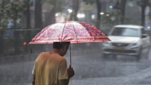 സംസ്ഥാനത്ത് മഴ മുന്നറിയിപ്പില് മാറ്റം; ശക്തമായ മഴയ്ക്ക് സാധ്യത, 6 ജില്ലകളില് ഓറഞ്ച് അലര്ട്ട് സംസ്ഥാനത്ത് മഴ മുന്നറിയിപ്പില് മാറ്റം; ശക്തമായ മഴയ്ക്ക് സാധ്യത, 6 ജില്ലകളില് ഓറഞ്ച് അലര്ട്ട്