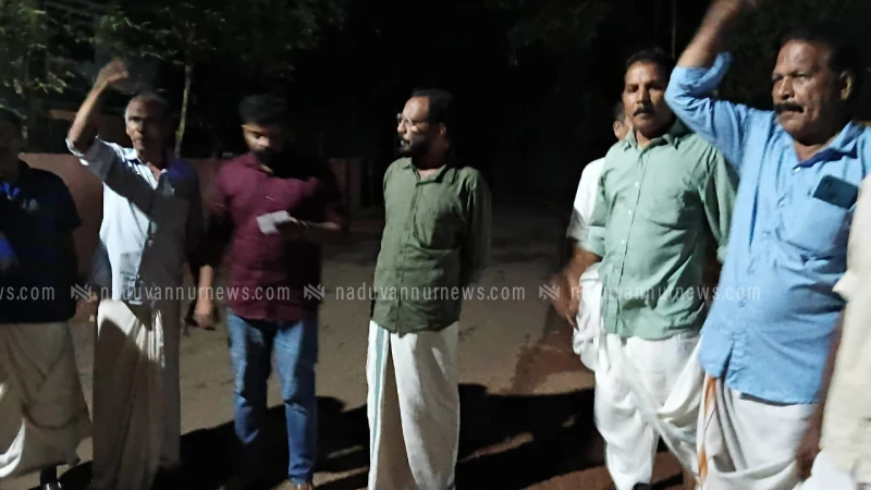 ക്ഷേമപെൻഷൻ  വർദ്ധിപ്പിച്ച സർക്കാരിന് അഭിവാദ്യം അർപ്പിച്ച് അങ്കക്കളരിയിൽ  സി.പി.ഐ (എം) പ്രകടനം