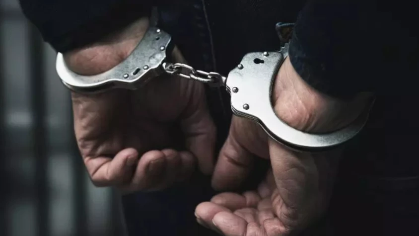  പ്രണയാഭ്യര്‍ത്ഥന നിരസിച്ചതിന് അധ്യാപികയെ വിവസ്ത്രയാക്കി കെട്ടിയിട്ട് മര്‍ദ്ദിച്ചു, 26കാരന്‍ അറസ്റ്റിൽ